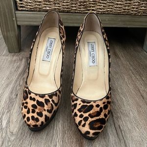 JIMMY CHOO COSMIC LEOPARD PRINT PONY HAIR ROUND TOE PLATFORM PUMP SIZE 7.5 38.5